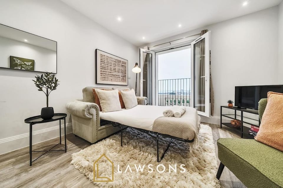 The Sky Suites by Lawsons Apartment in Portsmouth