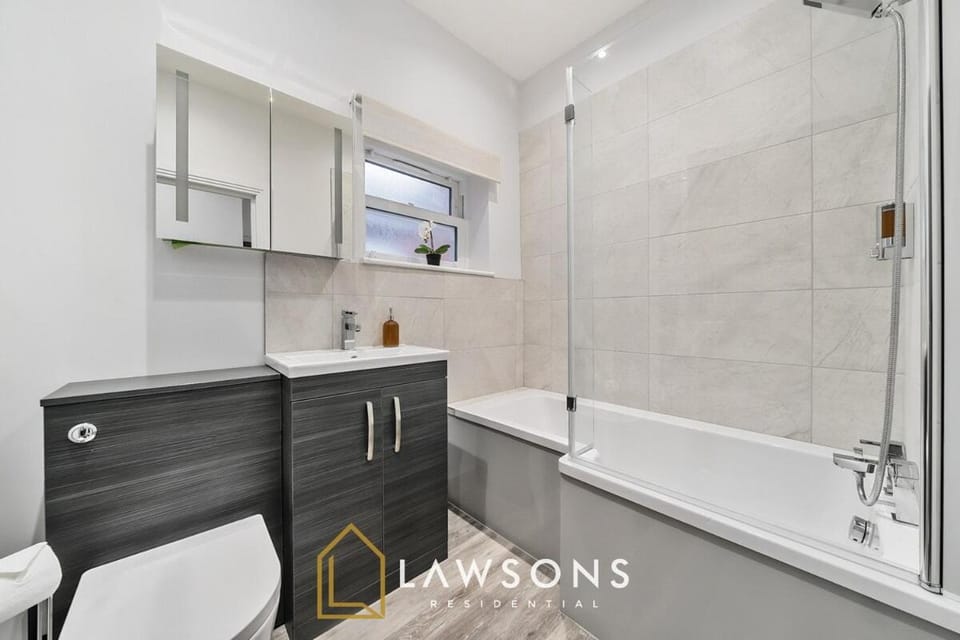 The Sky Suites by Lawsons Apartment in Portsmouth