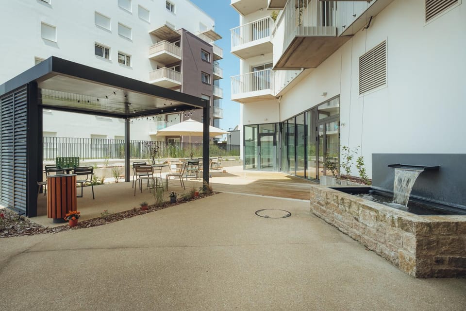 Property building, Balcony/Terrace