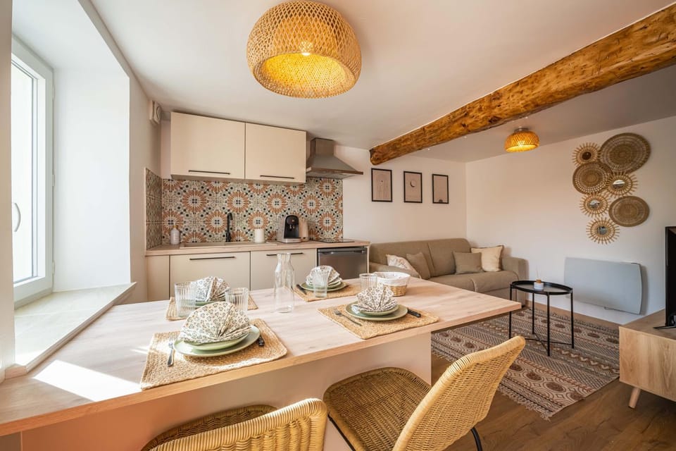Kitchen or kitchenette, Living room, Dining area