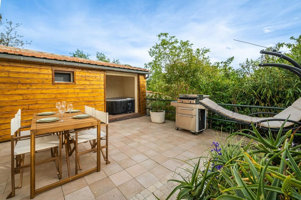 Patio, Garden, Garden, Balcony/Terrace, Dining area