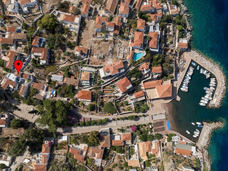 Nostos Apartment in Islands