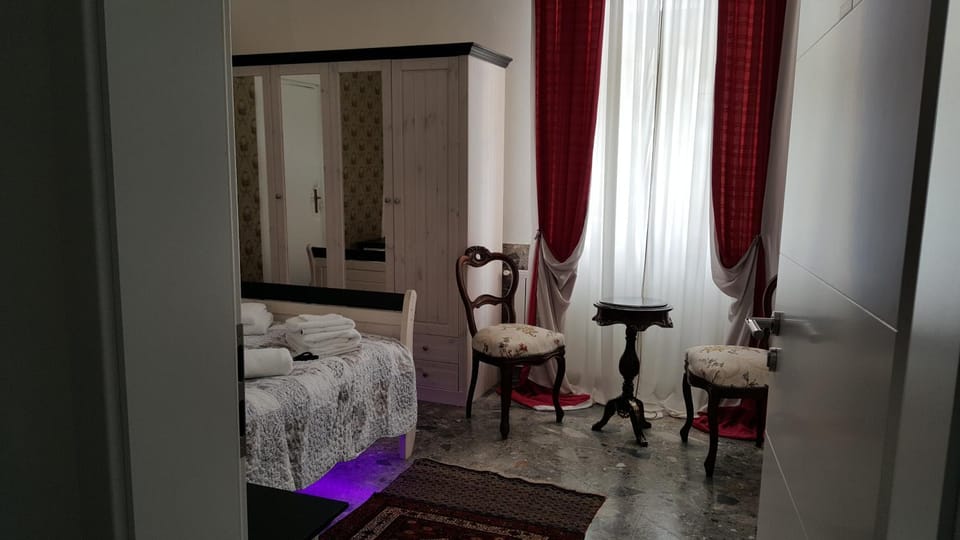 Bed, Summer, Photo of the whole room, Bedroom, On site, Sunset