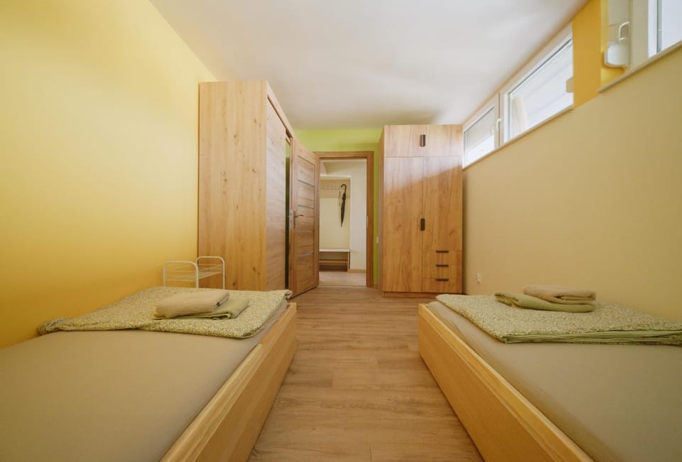 Bedroom, wardrobe