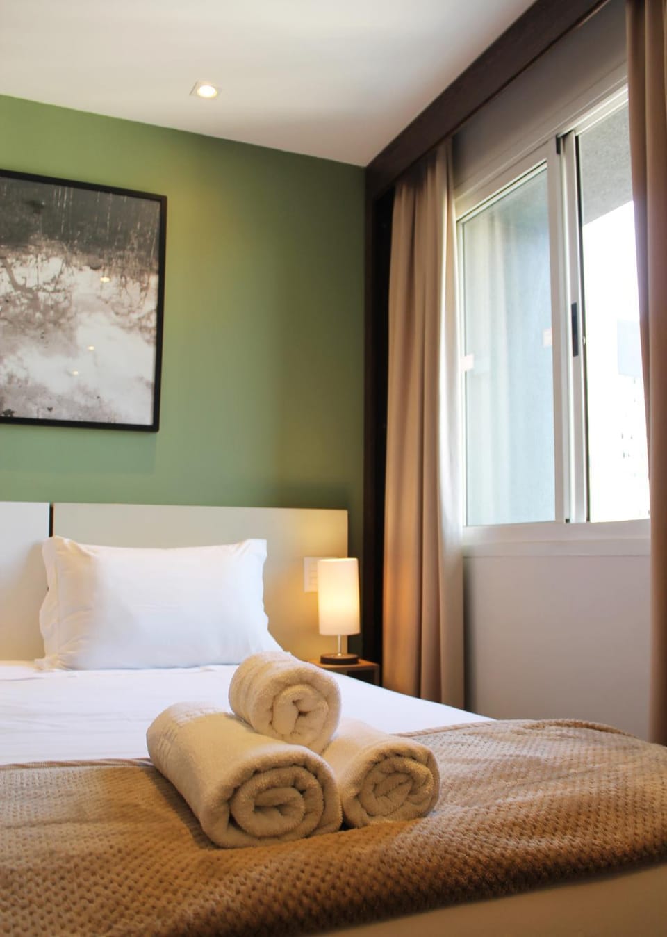 Bed, Bedroom, towels