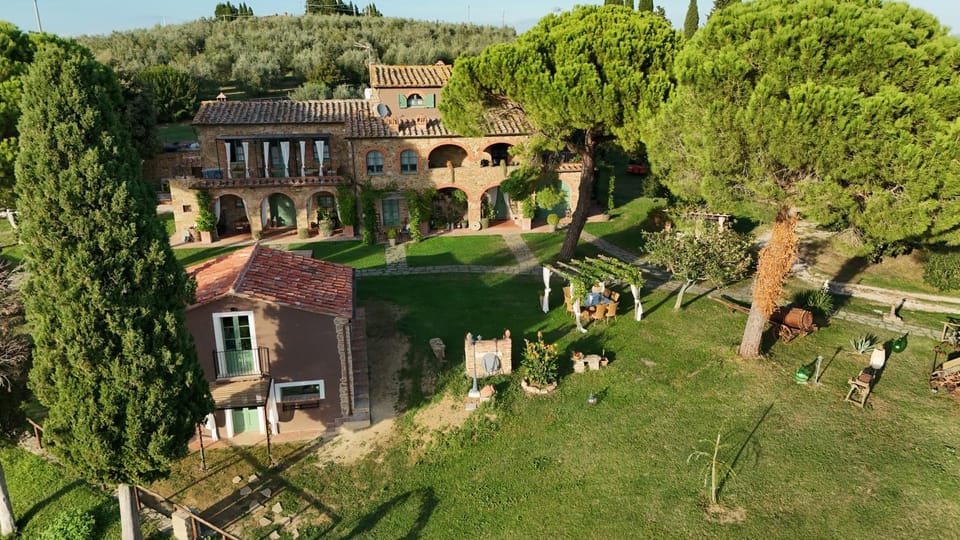 CASA VASARI Holiday Suites TUSCANY Farm Stay in Tuscany