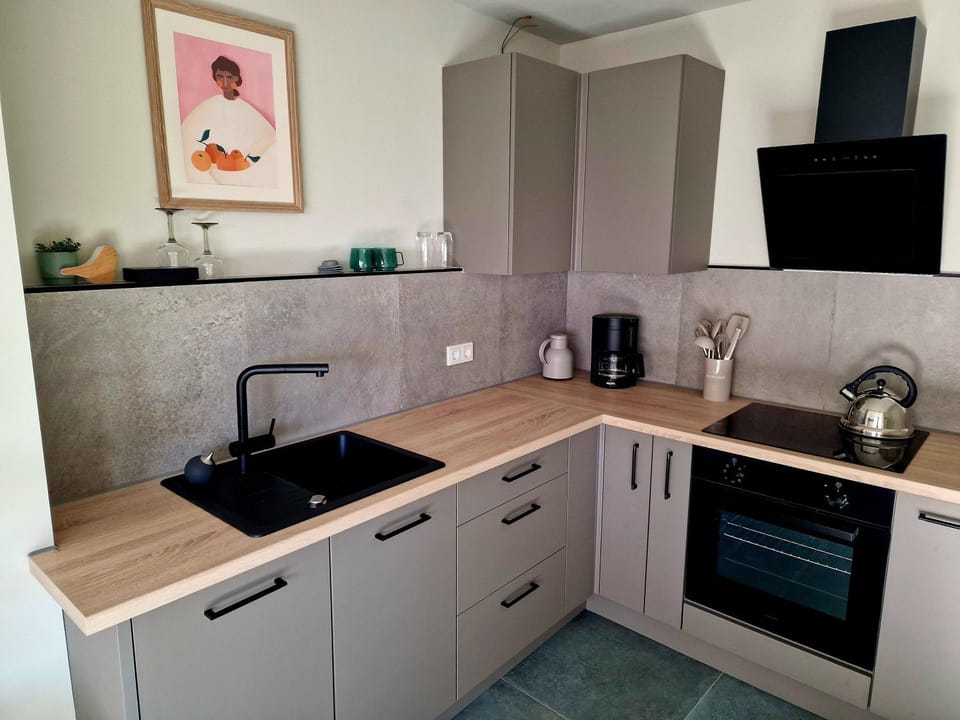 Kitchen or kitchenette, Living room