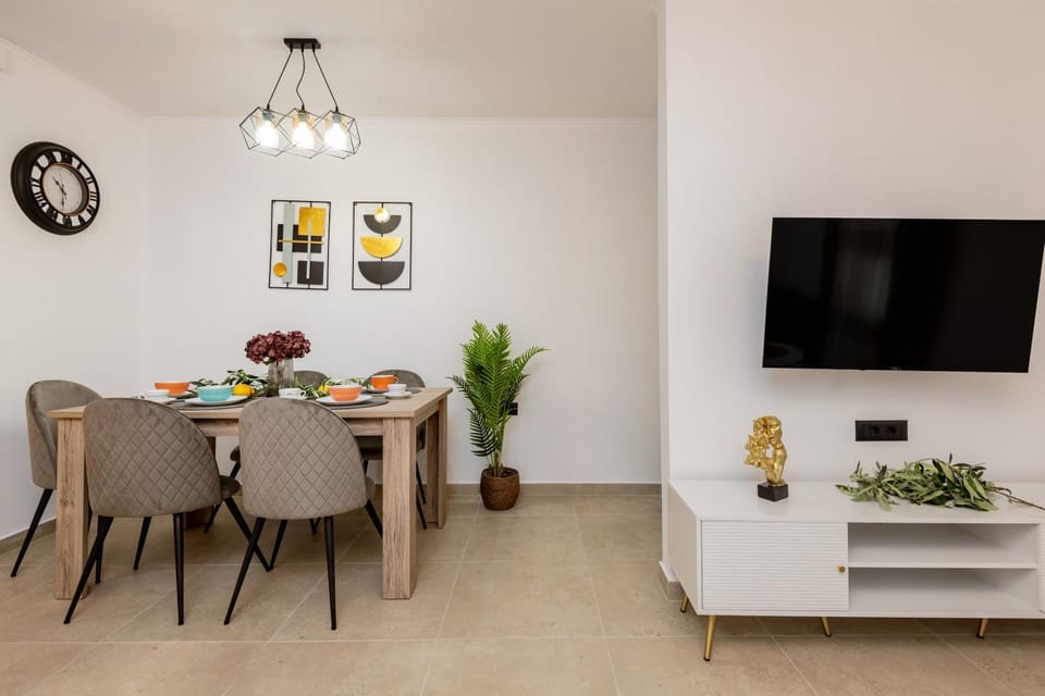 TV and multimedia, Dining area