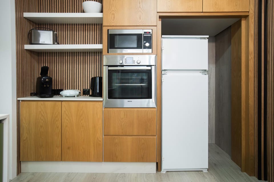 Kitchen or kitchenette, microwave, oven