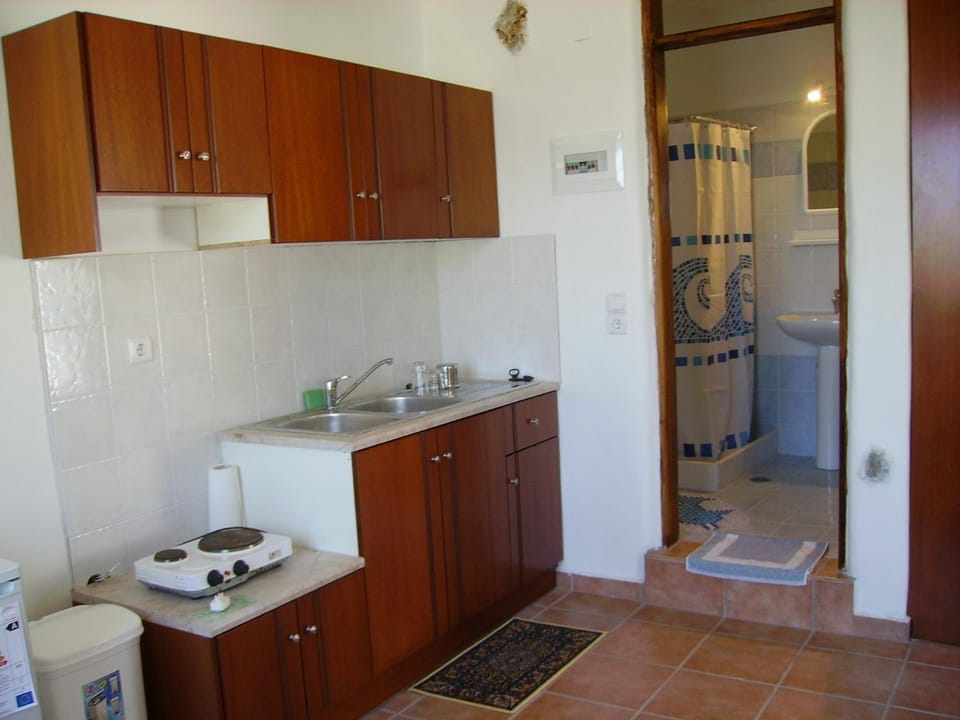 Bathroom, Kitchen or kitchenette