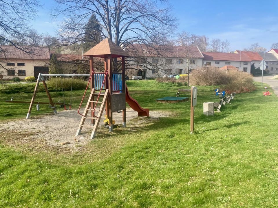 Retro chalupa pro denní pohodu a večerní klid House in South Moravian Region