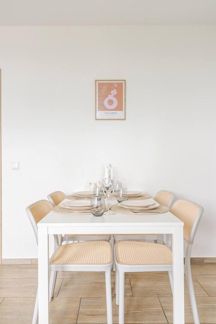 Schönes Apartment mit Parkplatz & 24h CheckIn 2 Apartment in Cologne