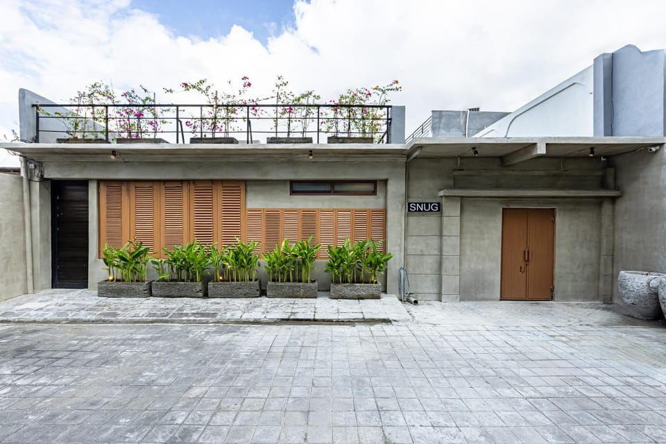 Property building, Facade/entrance, Day, Parking