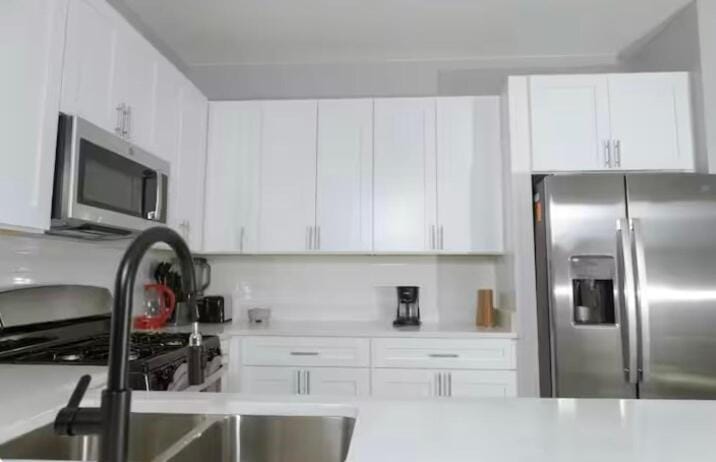 Pristine 3bdr 2ba Condo UChicago Apartment in Chicago