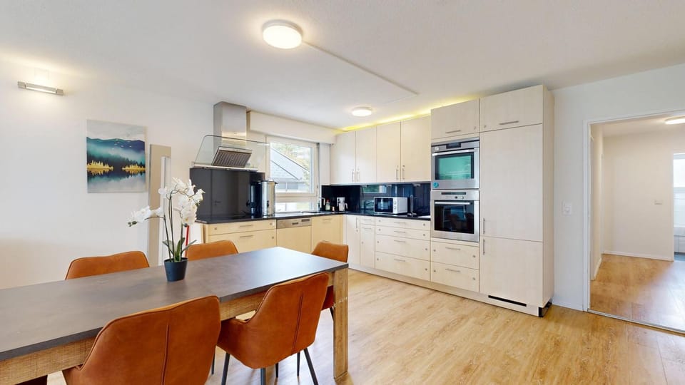 Großzügige 4 Schlafzimmer Wohnung in Davos Bergblick zentrale Lage Apartment in Davos