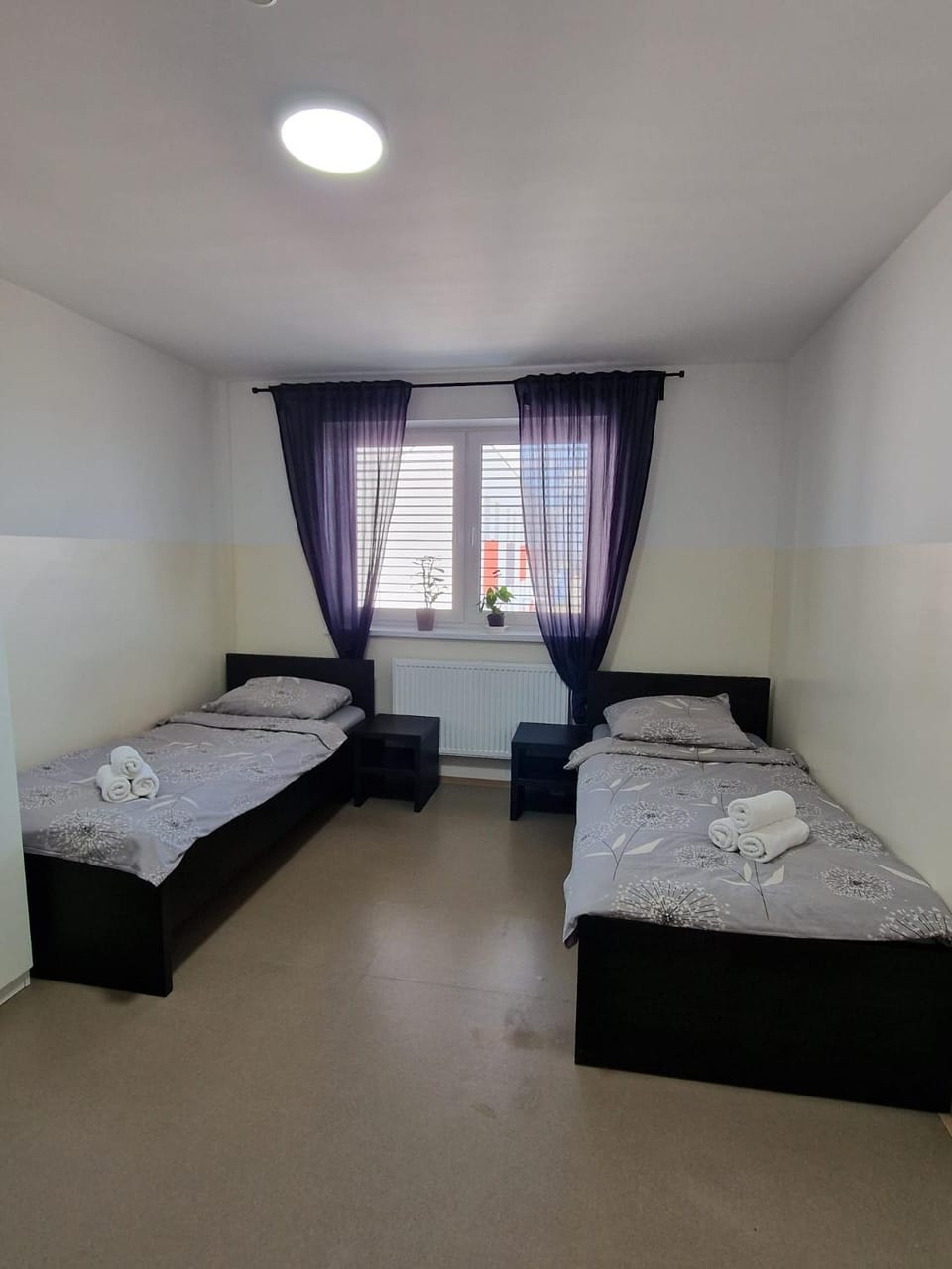 Photo of the whole room, Bedroom, towels