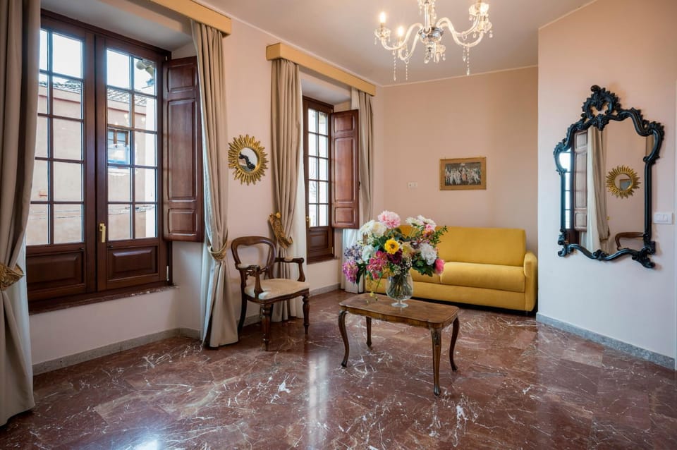 Porta Di Mezzo Luxury Suites & Rooms Bed and Breakfast in Taormina