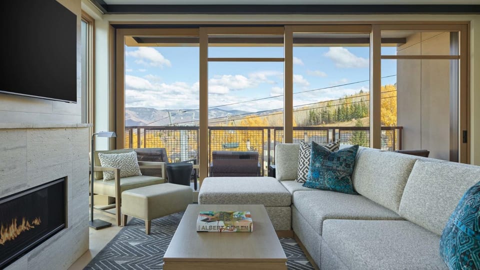 Luxe 2 Bedroom Ski In, Ski Out Residence In Snowmass Base Village Apartment in Snowmass Village
