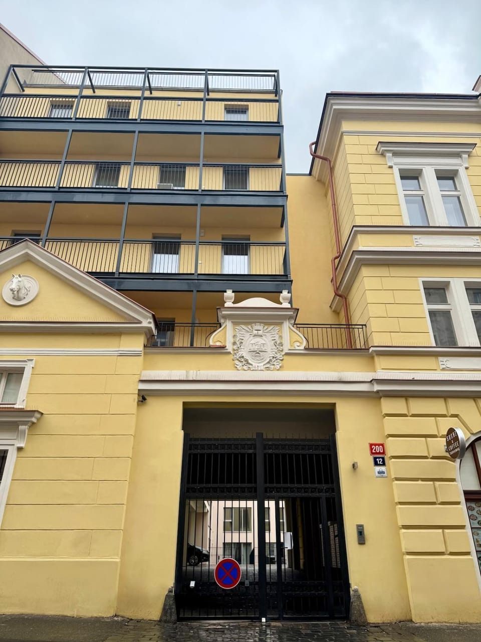 Apartment with free garage parking Apartment in Prague