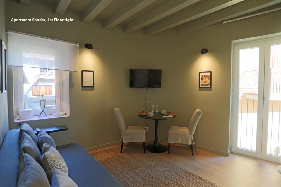 TV and multimedia, View (from property/room), Living room, Seating area, Dining area