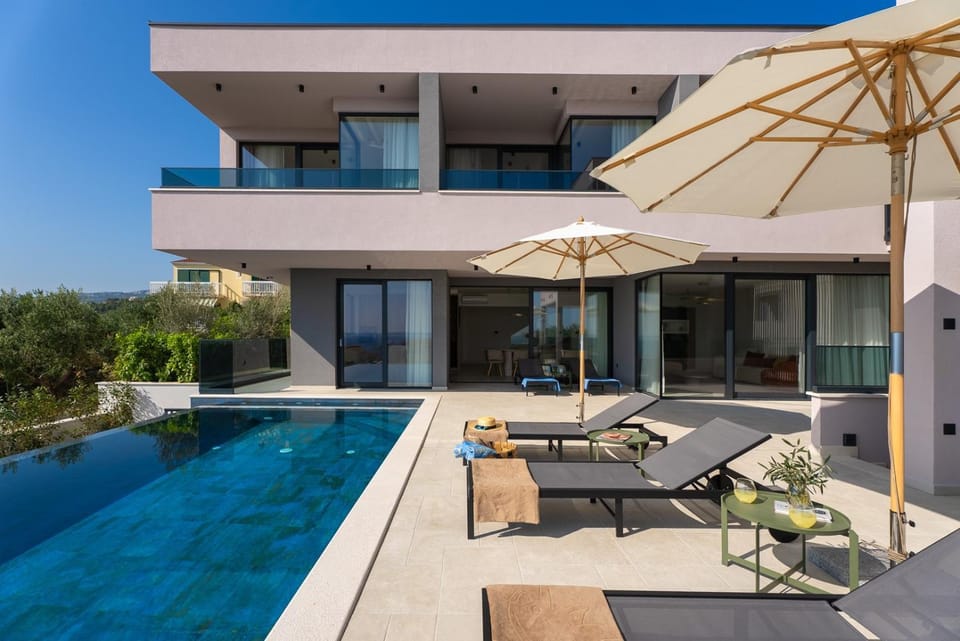 Spa and wellness centre/facilities, Swimming pool, air conditioner