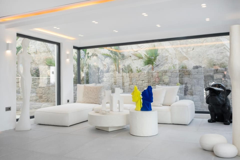 Communal lounge/ TV room, Living room