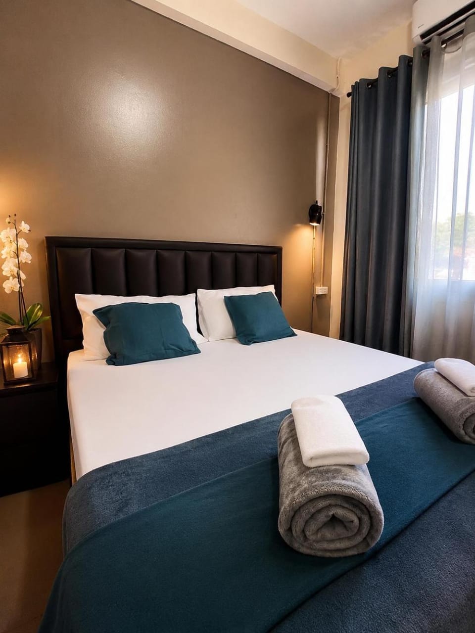 The Cage - Grand River INN Bed and Breakfast in Bangkok