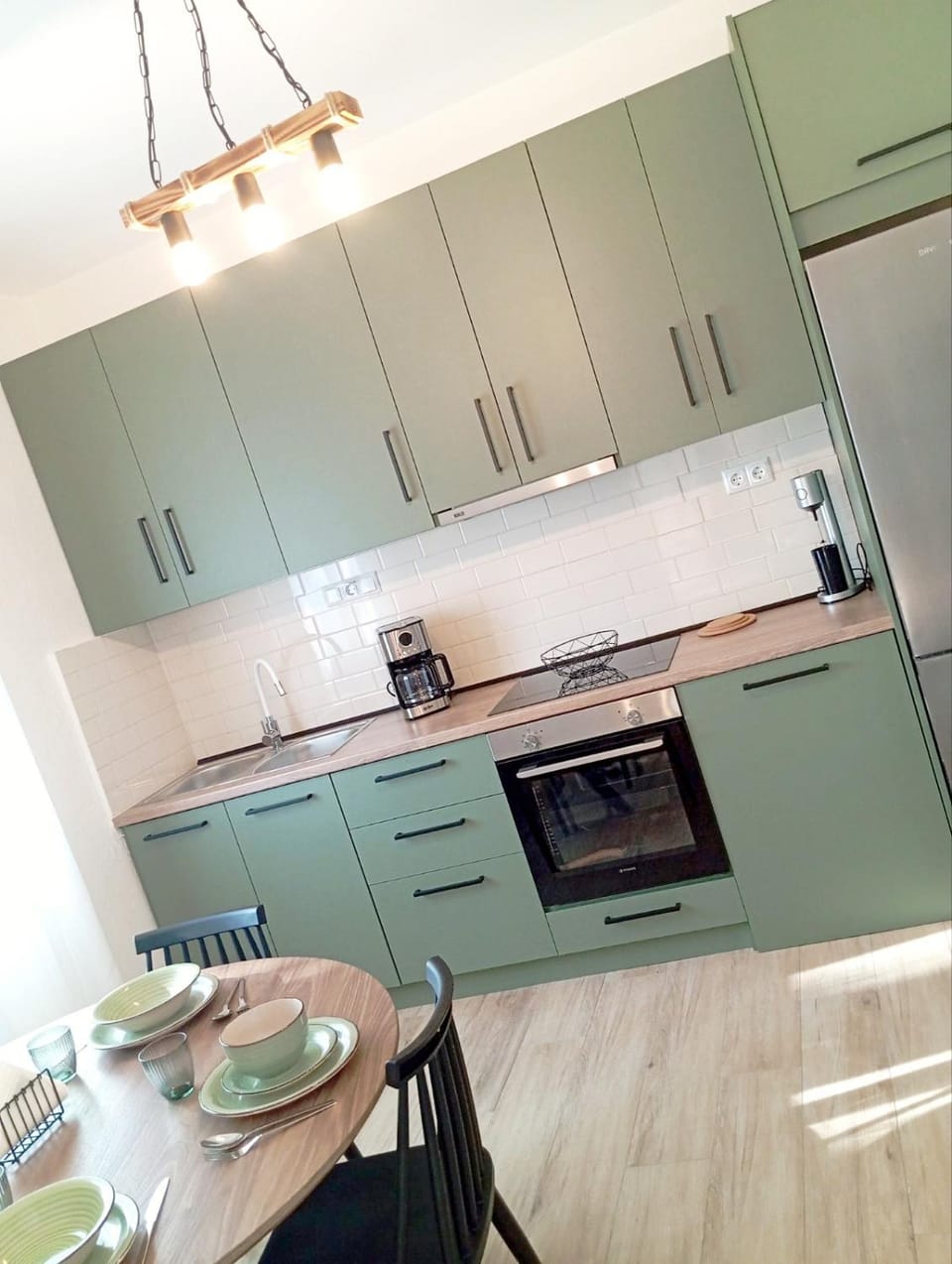 Kitchen or kitchenette, Dining area, oven, stove