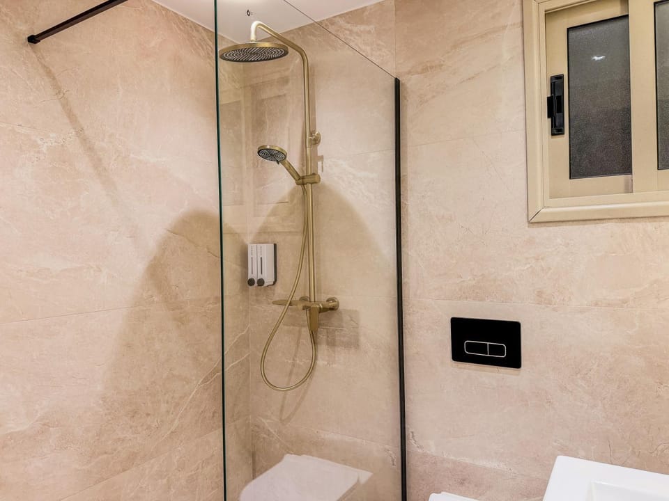 Comfy 1 bed Apartment, great location 200Mbps WiFi Apartment in Paphos