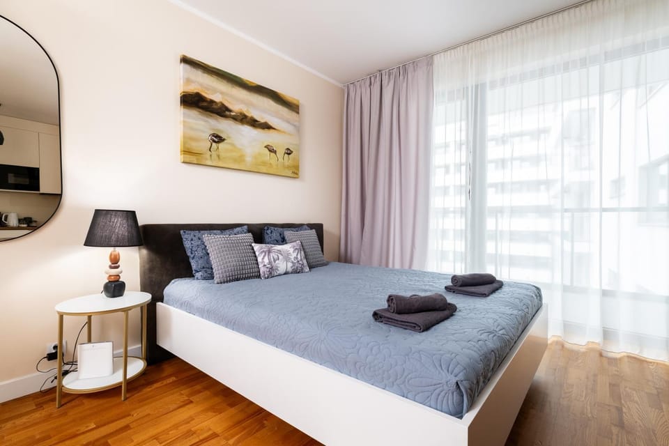 Bed, Photo of the whole room, towels