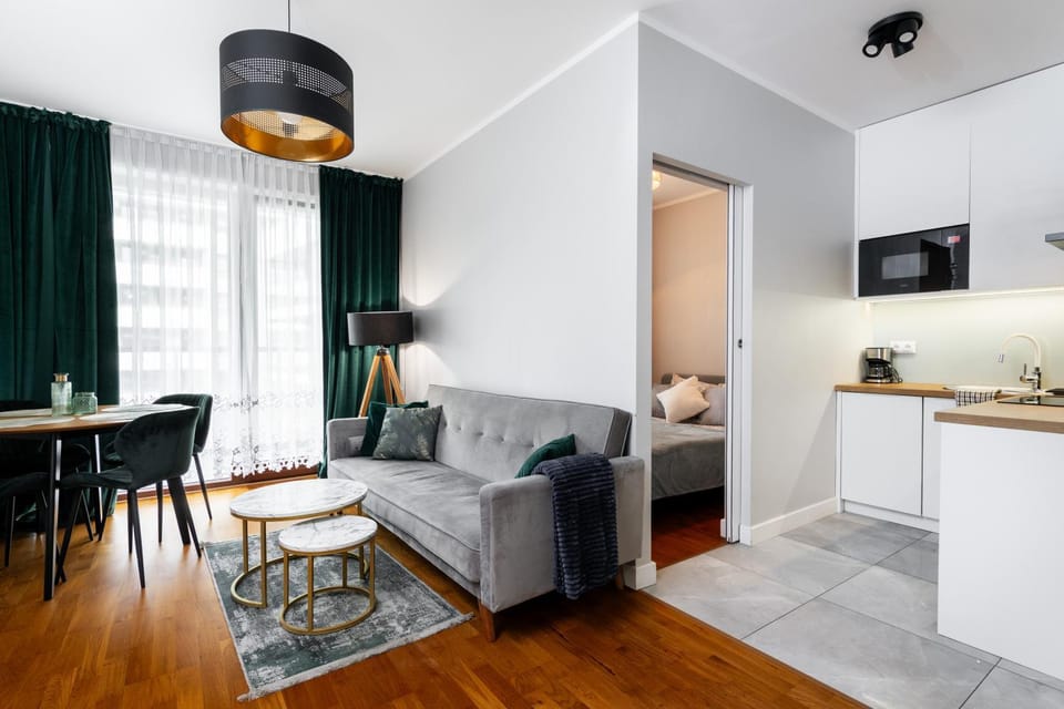 TV and multimedia, Kitchen or kitchenette, Living room, Seating area, Dining area
