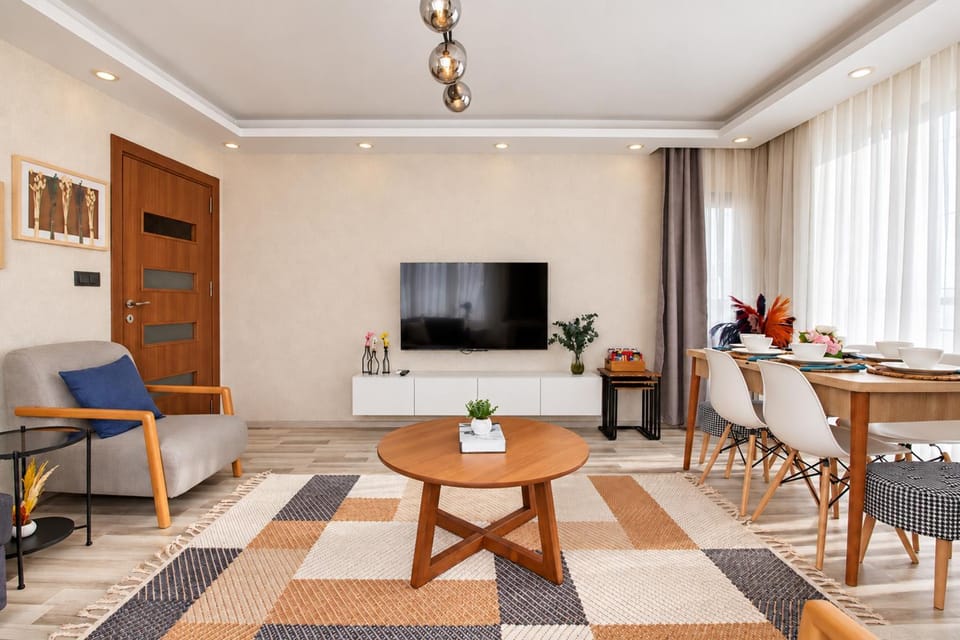 TV and multimedia, Seating area, Dining area