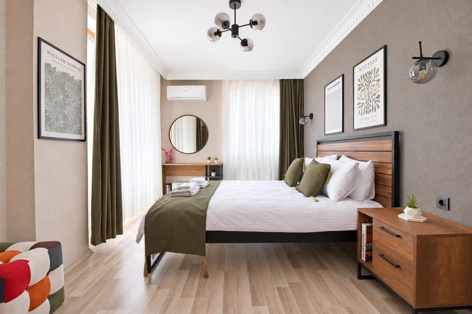 Bed, Bedroom, wardrobe, air conditioner