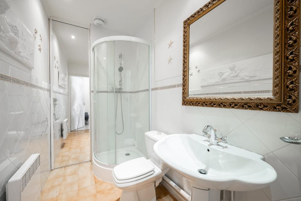 Shower, Toilet, Bathroom