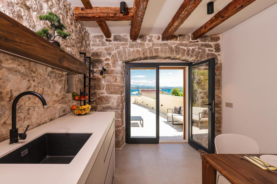 Natural landscape, Kitchen or kitchenette, Dining area, stove
