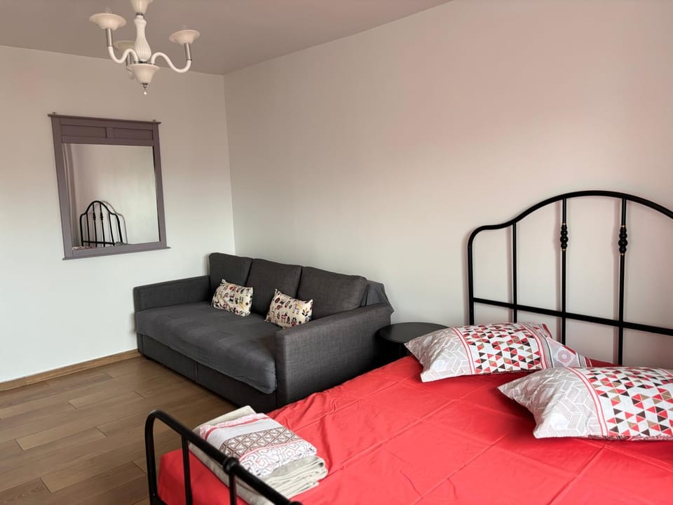 Kanso Studio Apartment in Bucharest