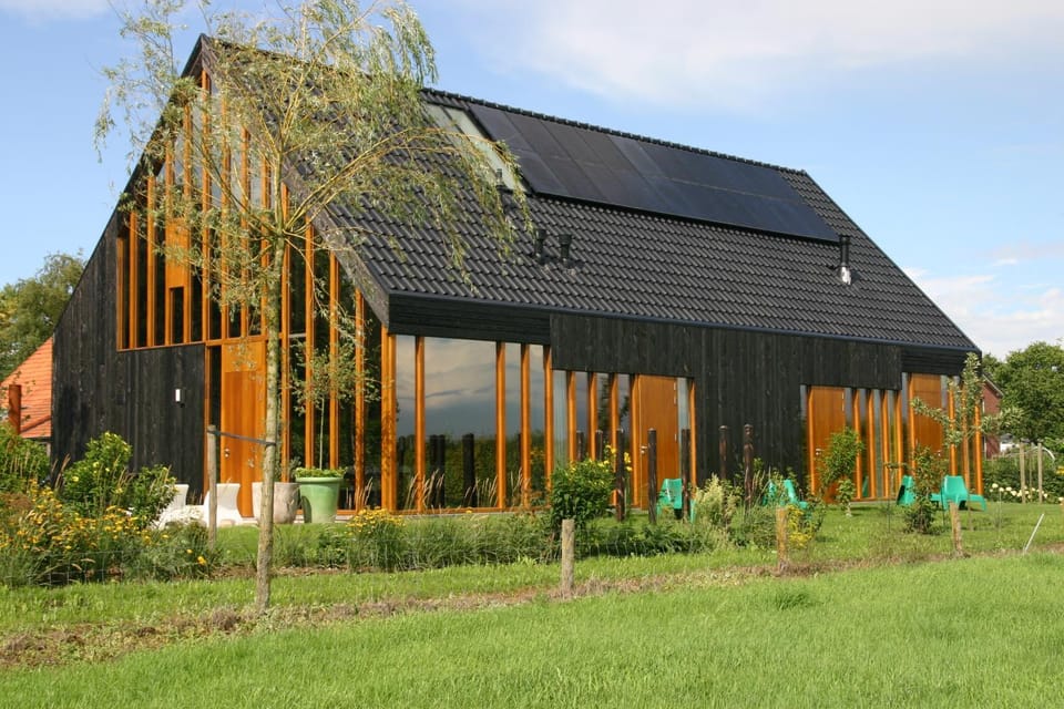 Property building, Facade/entrance, Garden view