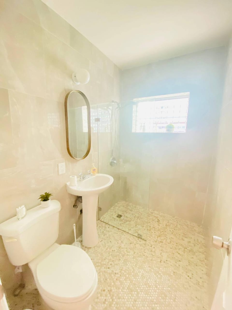 Shower, Toilet, Bathroom, Bath, towels