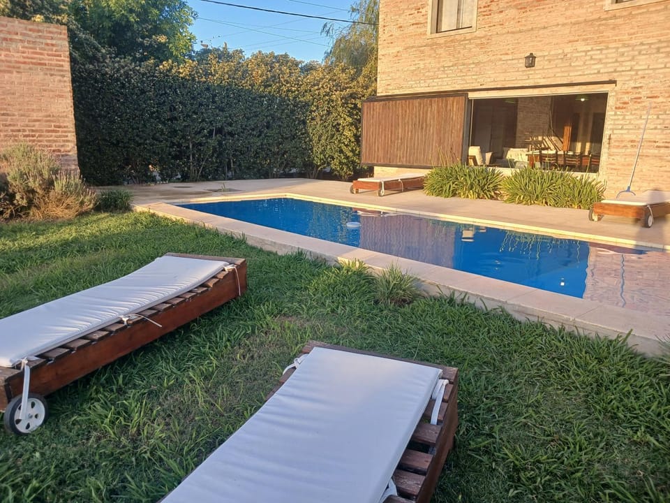 QUINTA Granero House in Lobos