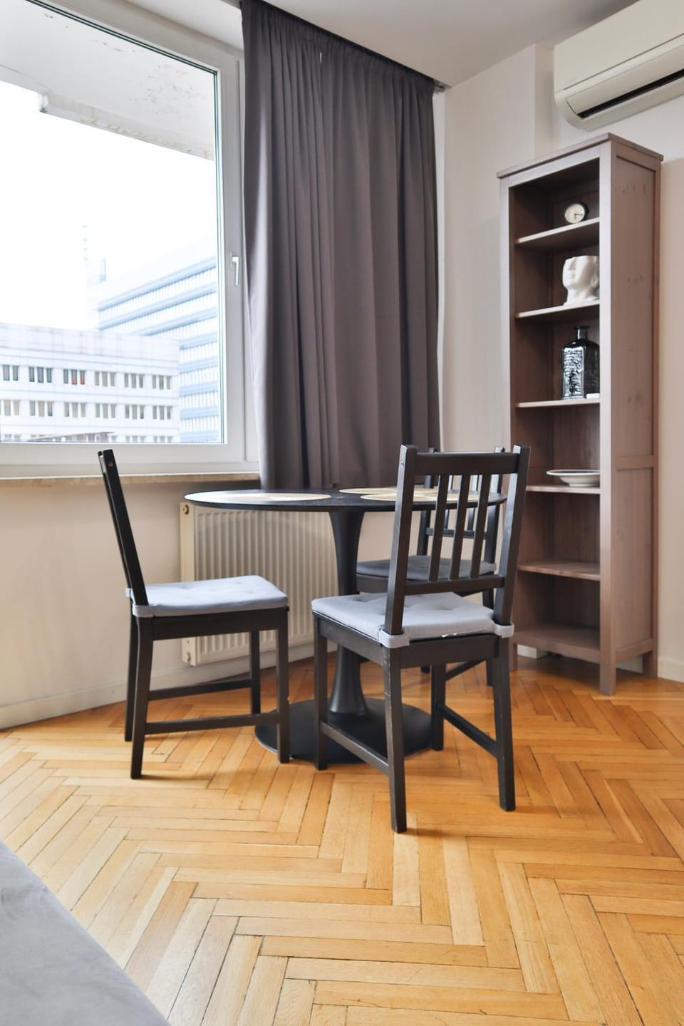 Living room, Seating area, Dining area, air conditioner