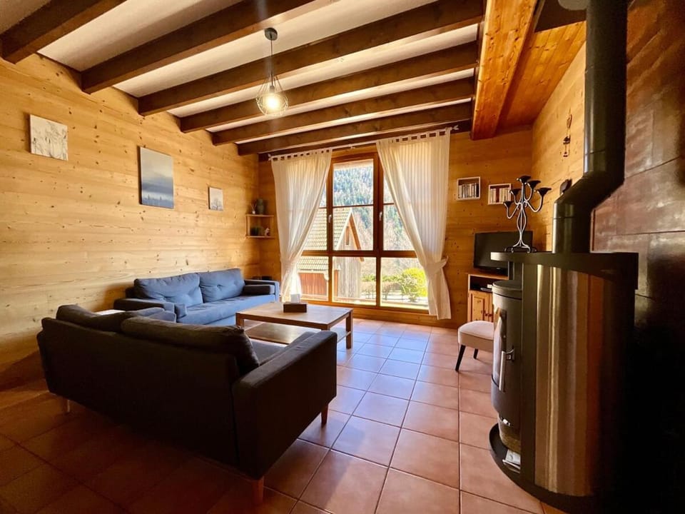 Chalet L'Ecureuil, with terrace & lake view Chalet in Xonrupt-Longemer