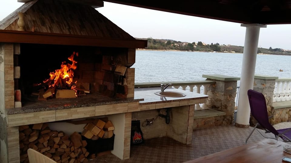 Patio, Natural landscape, BBQ facilities, Garden, Balcony/Terrace, Beach, Beach