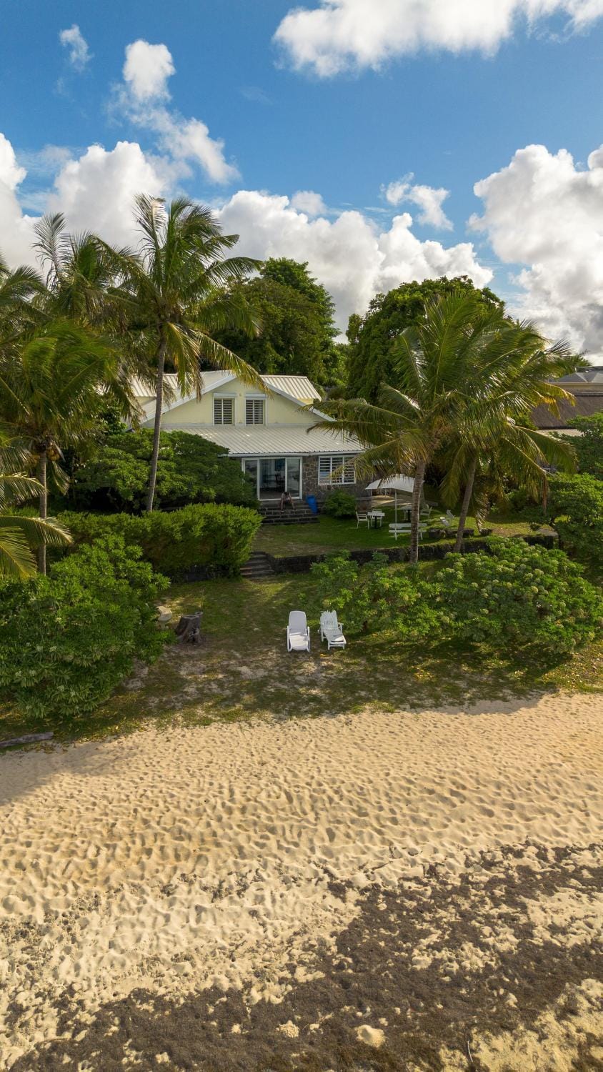 Villa du Bonheur beachfront home by IHR House in Rivière du Rempart District, Mauritius
