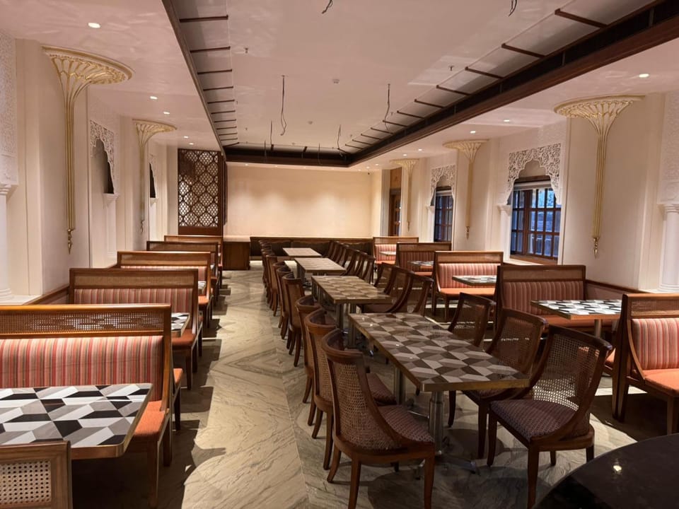 Restaurant/places to eat, Seating area