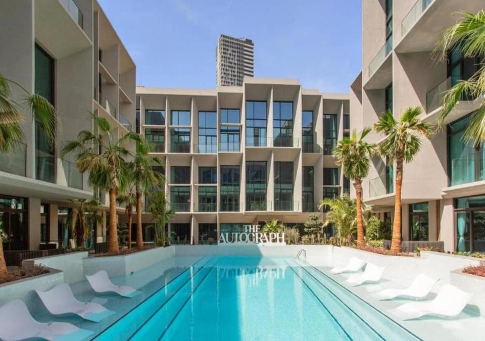 Bespoke Holiday Homes - Stylish 1BR Penthouse in The Autograph Apartment in Dubai