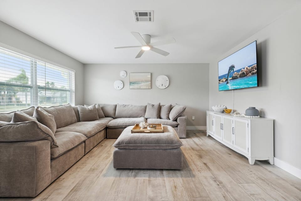 TV and multimedia, Living room, Seating area