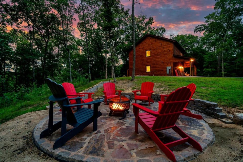 Serene Cabin with Hot-tub and Fire Pit in Pigeon Forge, Tennessee Cabin in Sevier County