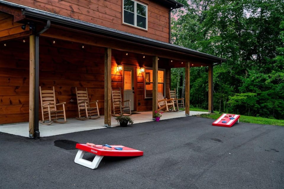 Serene Cabin with Hot-tub and Fire Pit in Pigeon Forge, Tennessee Cabin in Sevier County