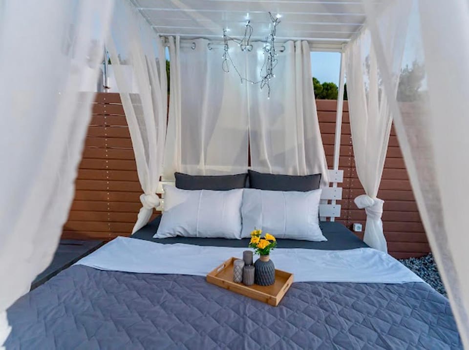 Bed, View (from property/room)