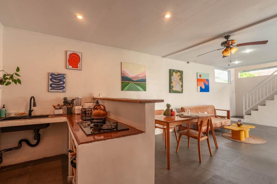 Seating area, Dining area